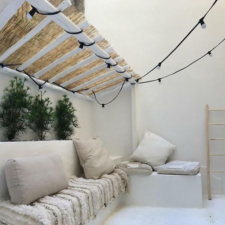 Mirmont Greek Style Apartment Бордо Екстериор снимка