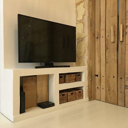 Mirmont Greek Style Apartment Бордо Екстериор снимка