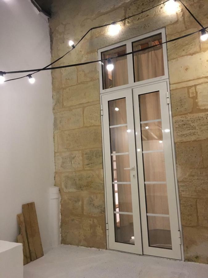 Mirmont Greek Style Apartment Бордо Екстериор снимка