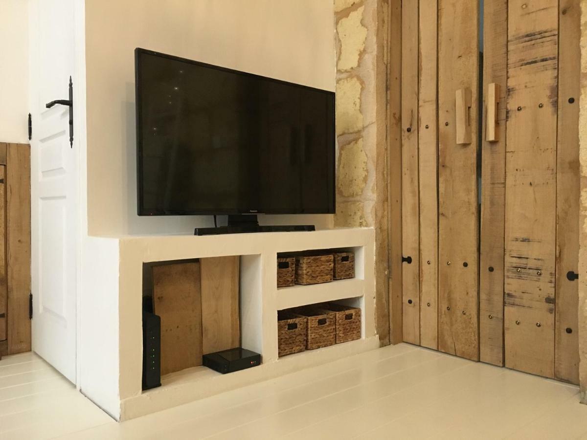 Mirmont Greek Style Apartment Бордо Екстериор снимка