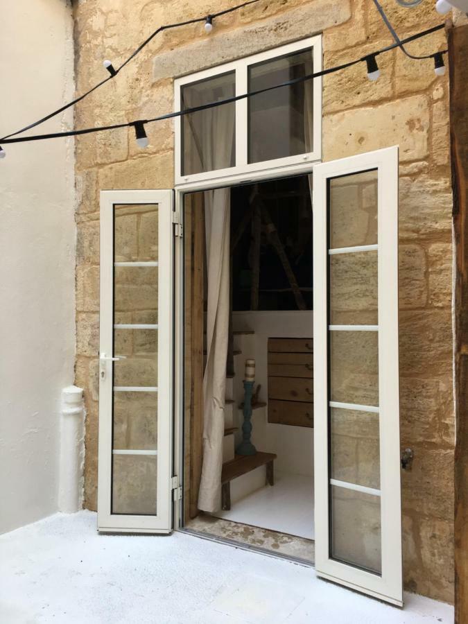 Mirmont Greek Style Apartment Бордо Екстериор снимка